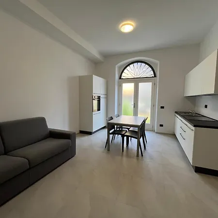 Lotus 85 Apartment